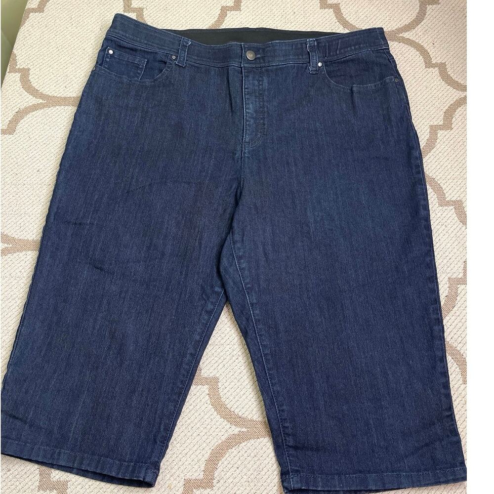Chico’s Fabulously Slimming Dark Wash Blue Denim Capri Jeans Size 3 US 16